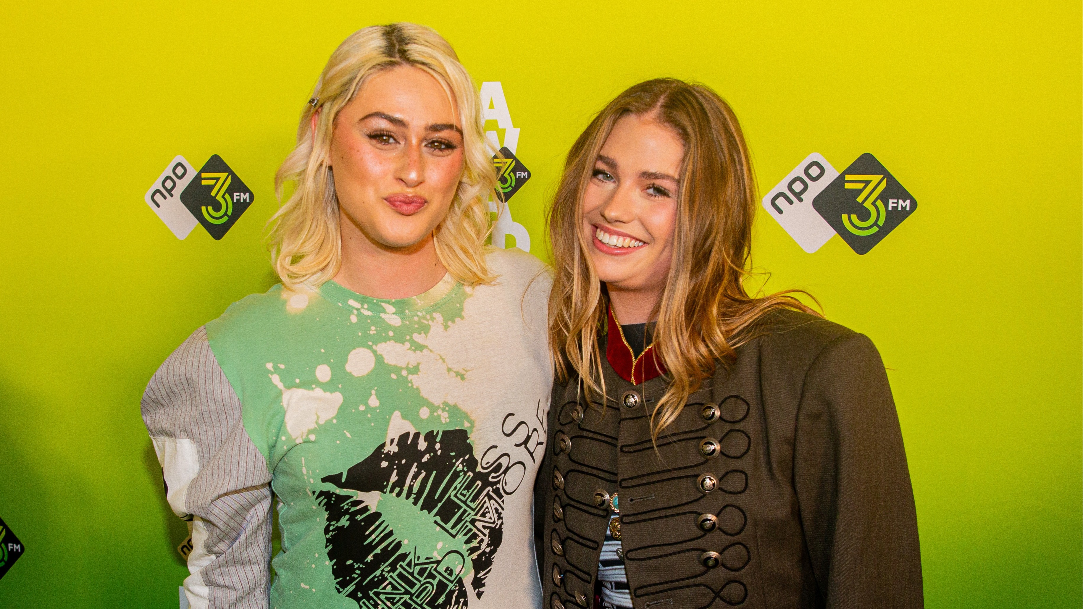 Roxy Dekker en Bente willen samen de studio in | Shownieuws