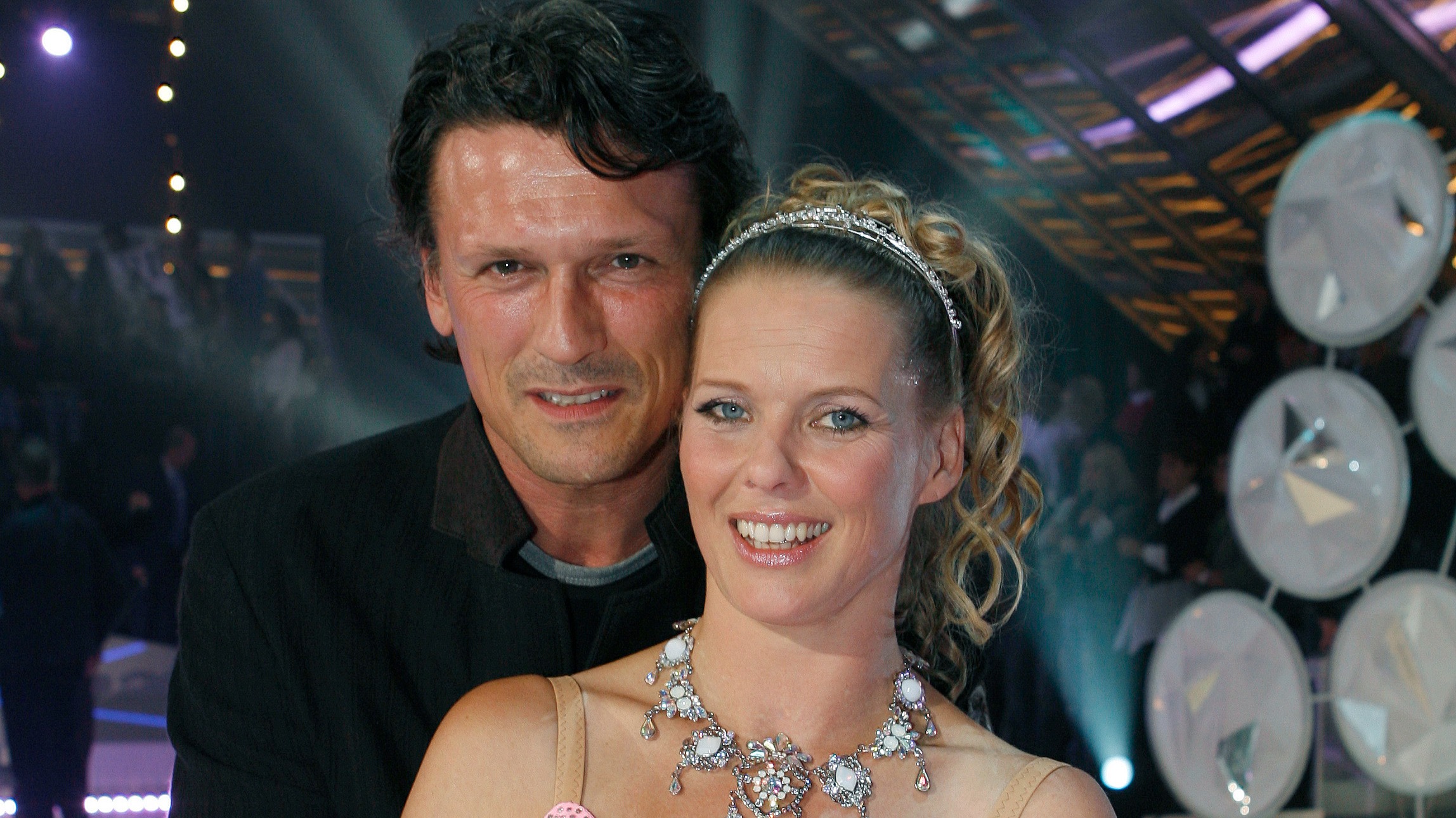 Babette van Veen laat van zich horen na overlijden van haar ex-man Bas  Westerweel | Shownieuws