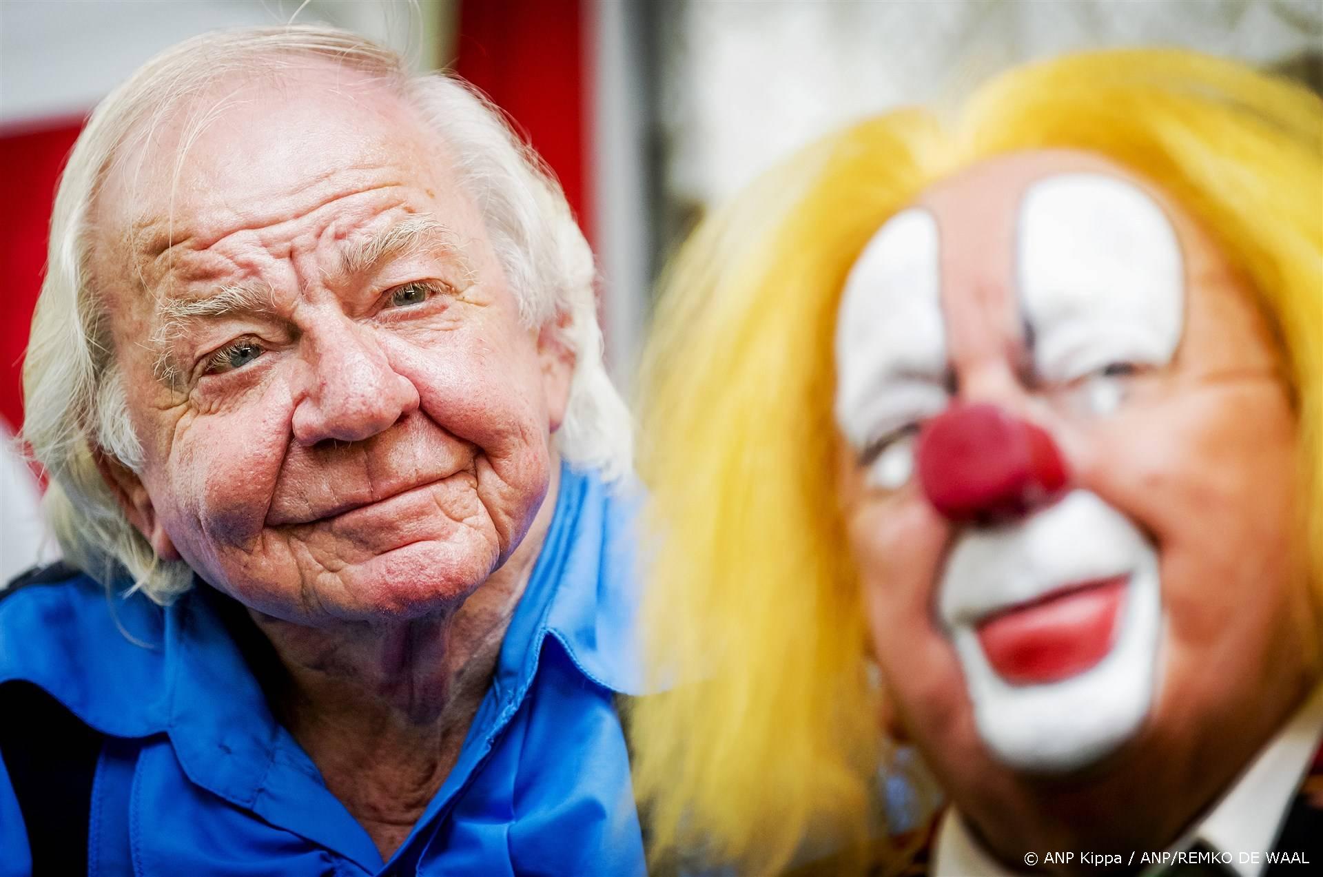 Drijvende kracht achter Bassie en Adriaan overleden | Shownieuws