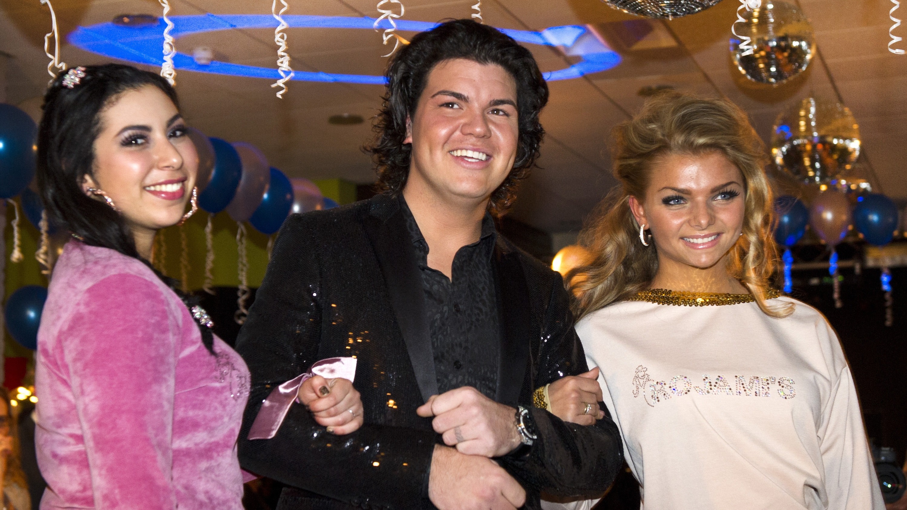 Roy Donders deelt groot nieuws over nieuwe collectie huispakken | Shownieuws