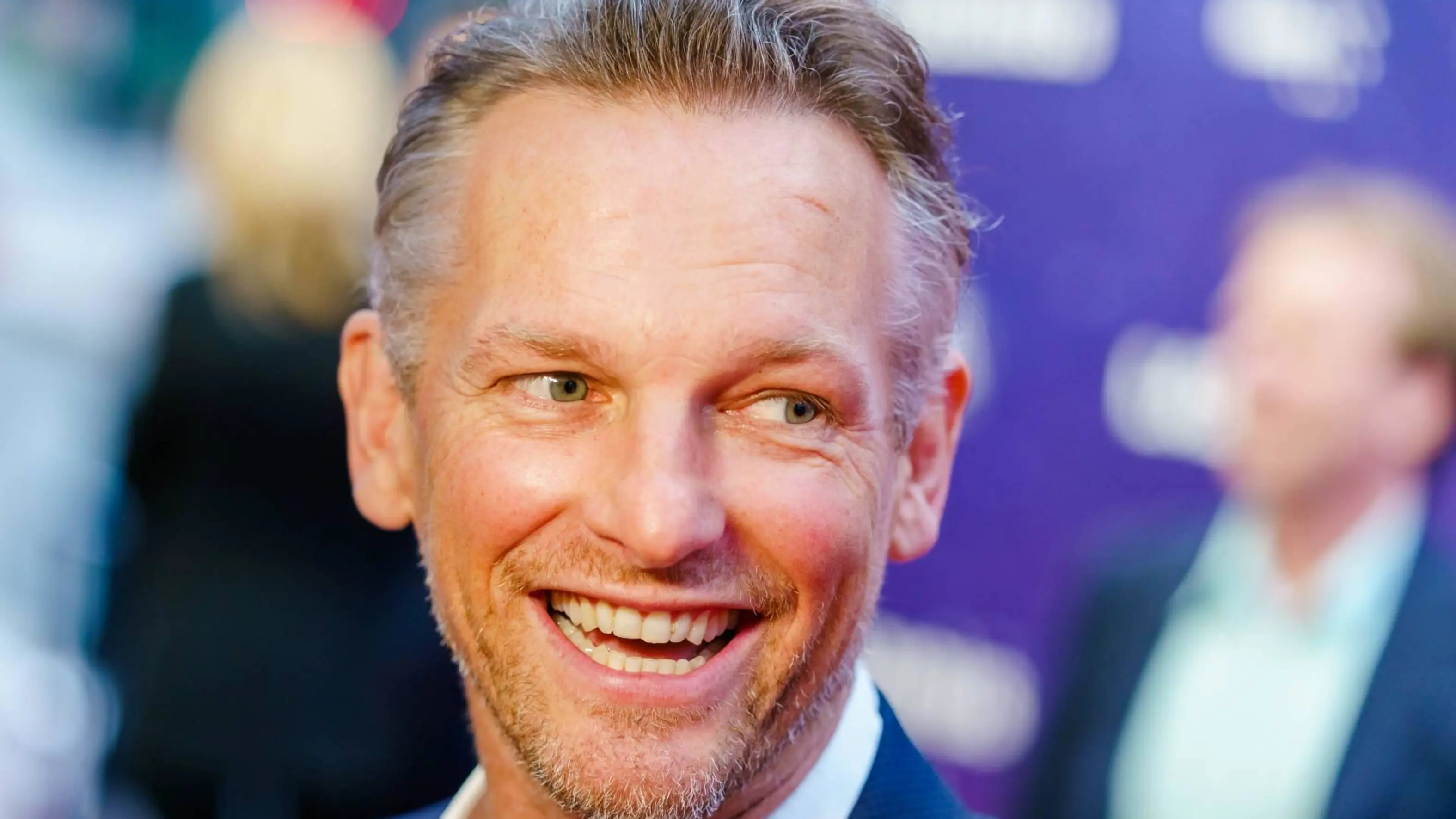 Barry Atsma En Bianca Krijgsman In Videoland Serie Lieve Mama Shownieuws