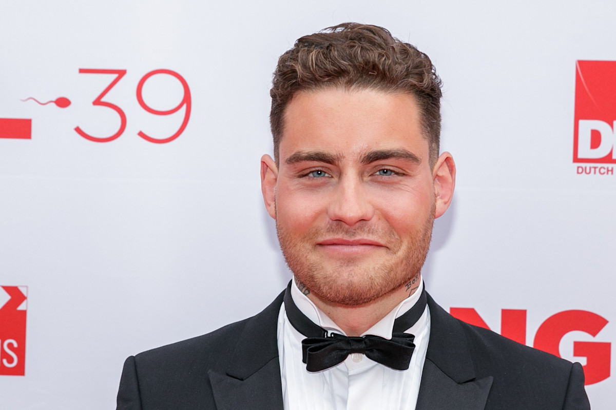Douwe Bob Deelt Schattige Foto Met Vriendin Shownieuws