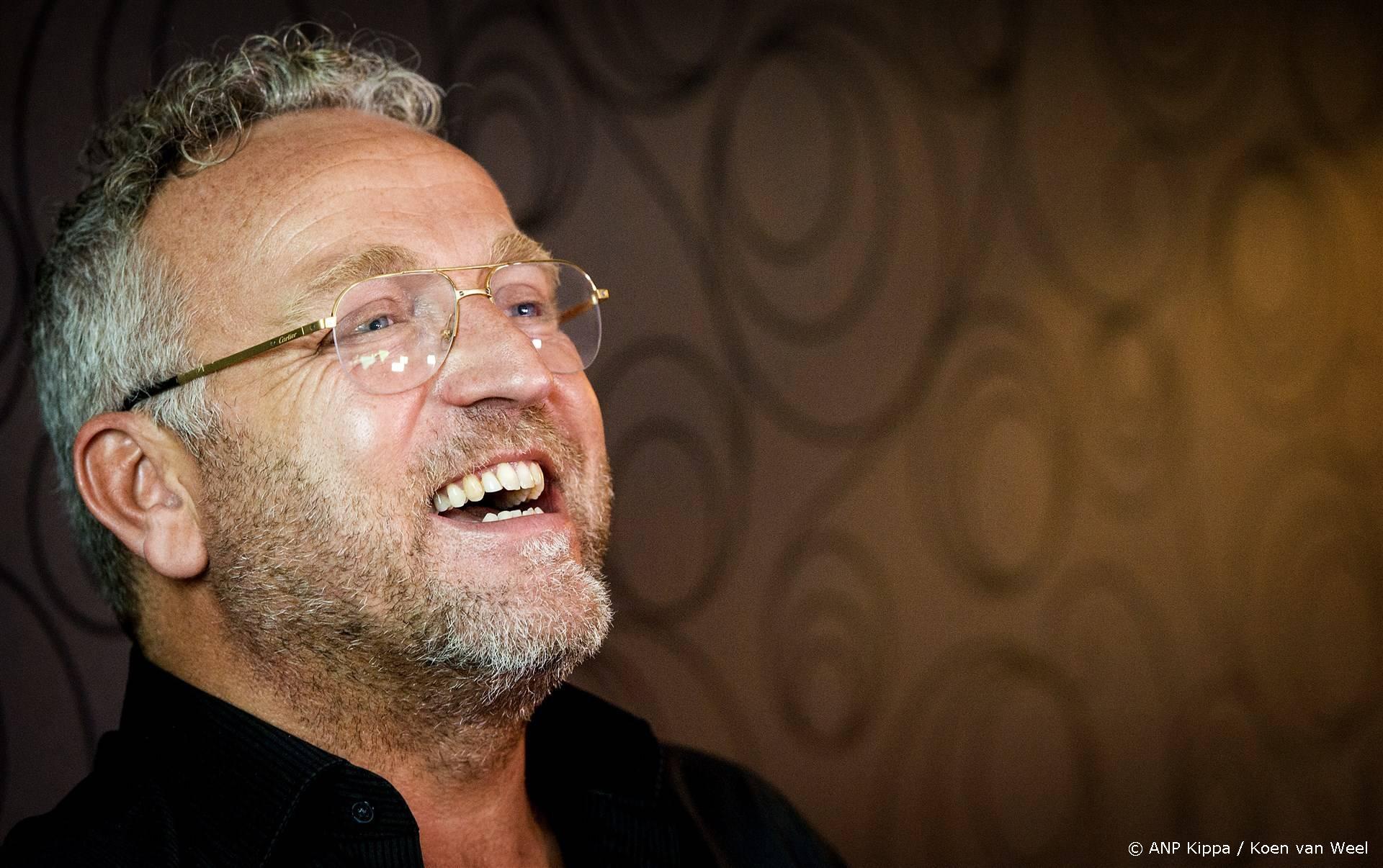 Gordon wil familie Houston wakkerschudden: 'Verzorg op z'n minst dat graf!'  | Shownieuws