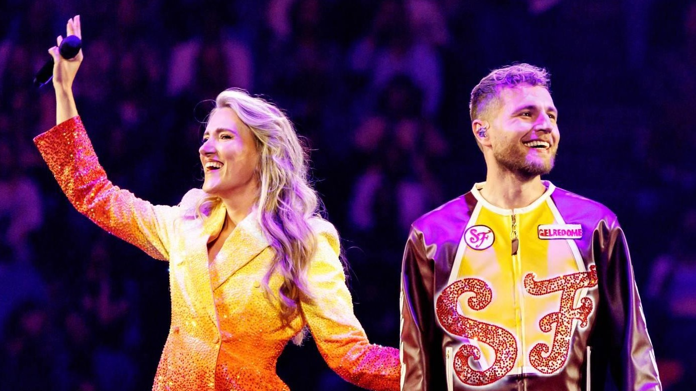Zien: Suzan & Freek beloond met eretegel bij GelreDome: 'Hoe leuk!' |  Shownieuws