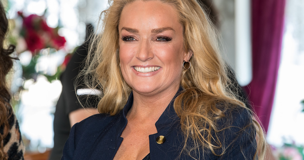 Samantha Steenwijk onder vuur Shownieuws Samantha Steenwijk onder vuur Shownieuws