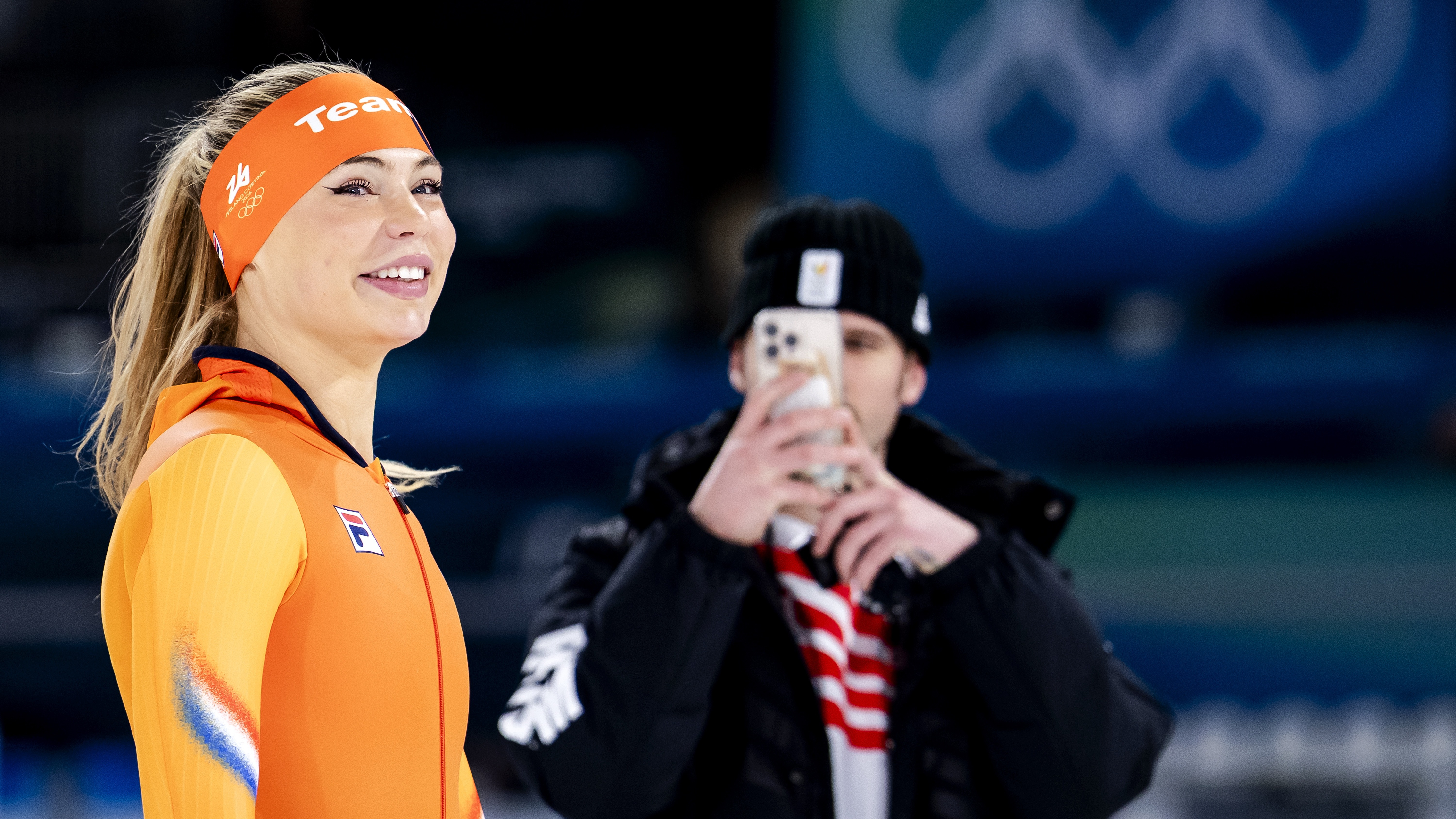 Olympisch schaatspak Jutta Leerdam geveild: dit is het bedrag | Shownieuws