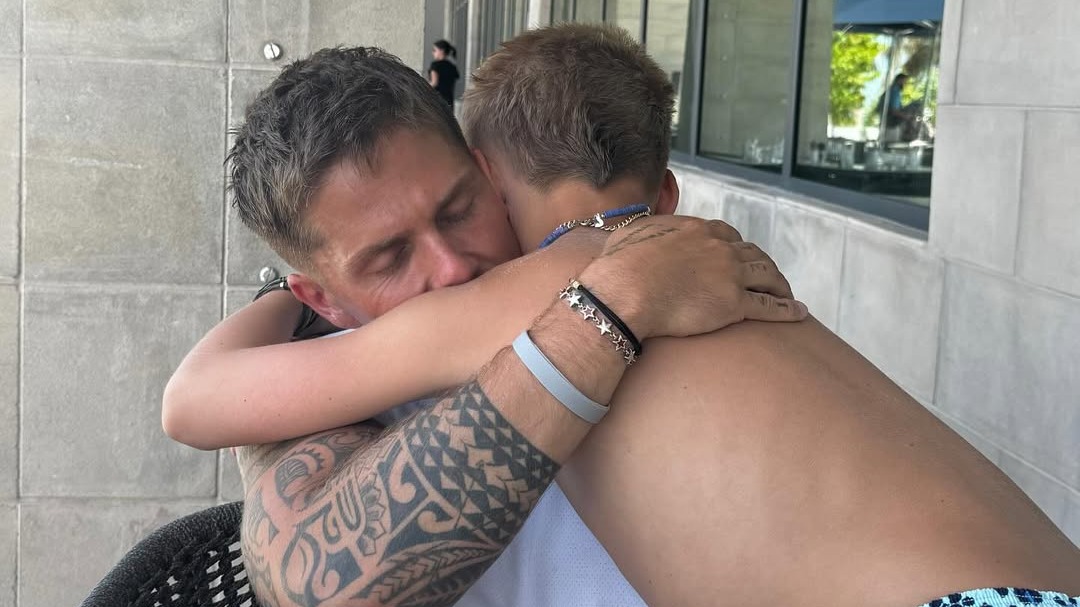 André Hazes FLAMBEERT kleine Dré: 'Omdat je LOMP bent!' | Shownieuws