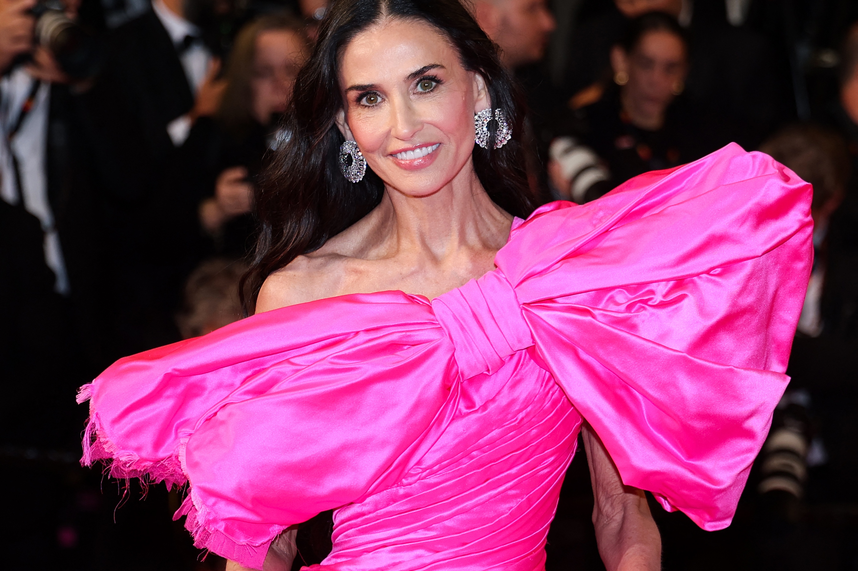 Te dunne' Demi Moore maakt tongen los op Cannes Film Festival | Shownieuws