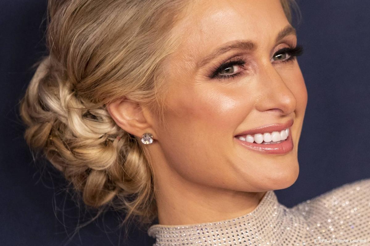 Paris Hilton ontkent gerucht over zwangerschap | Shownieuws