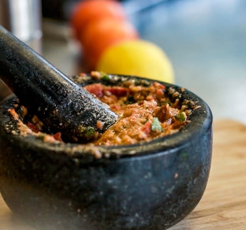 Tomaten-Mandeln-Chili-Salsa