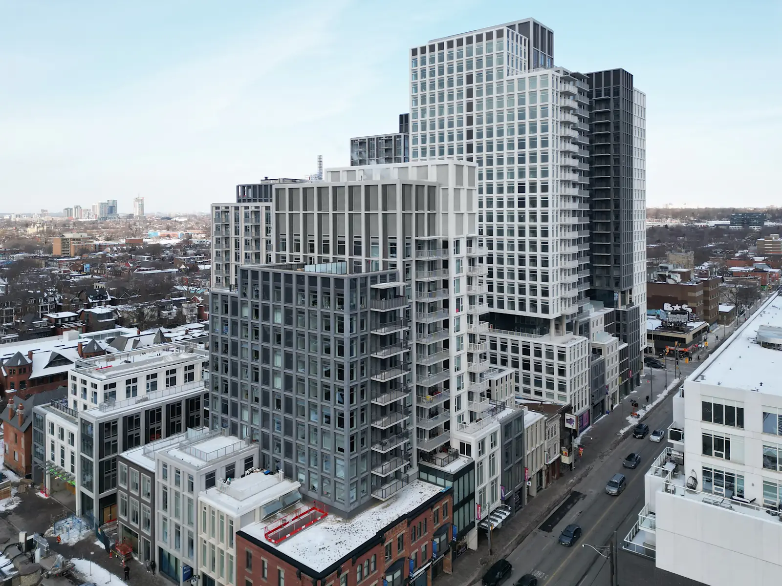 Mirvish Village, Exterior