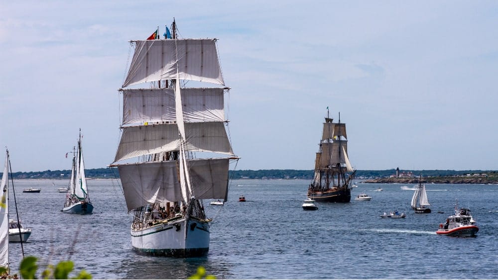 rhode-island-tall-ship-newport-dreamstime_l_42601836-resized-min