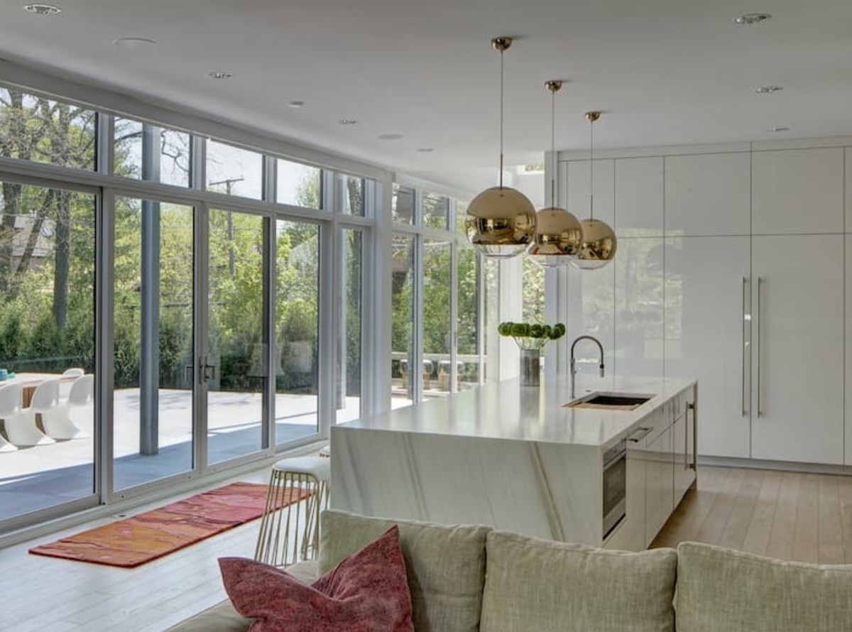 Drury Modern-Kitchen Acrylic-Cabinets 