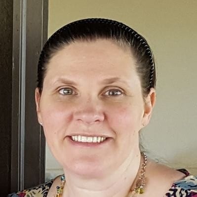 Head shot of Amy Marohl