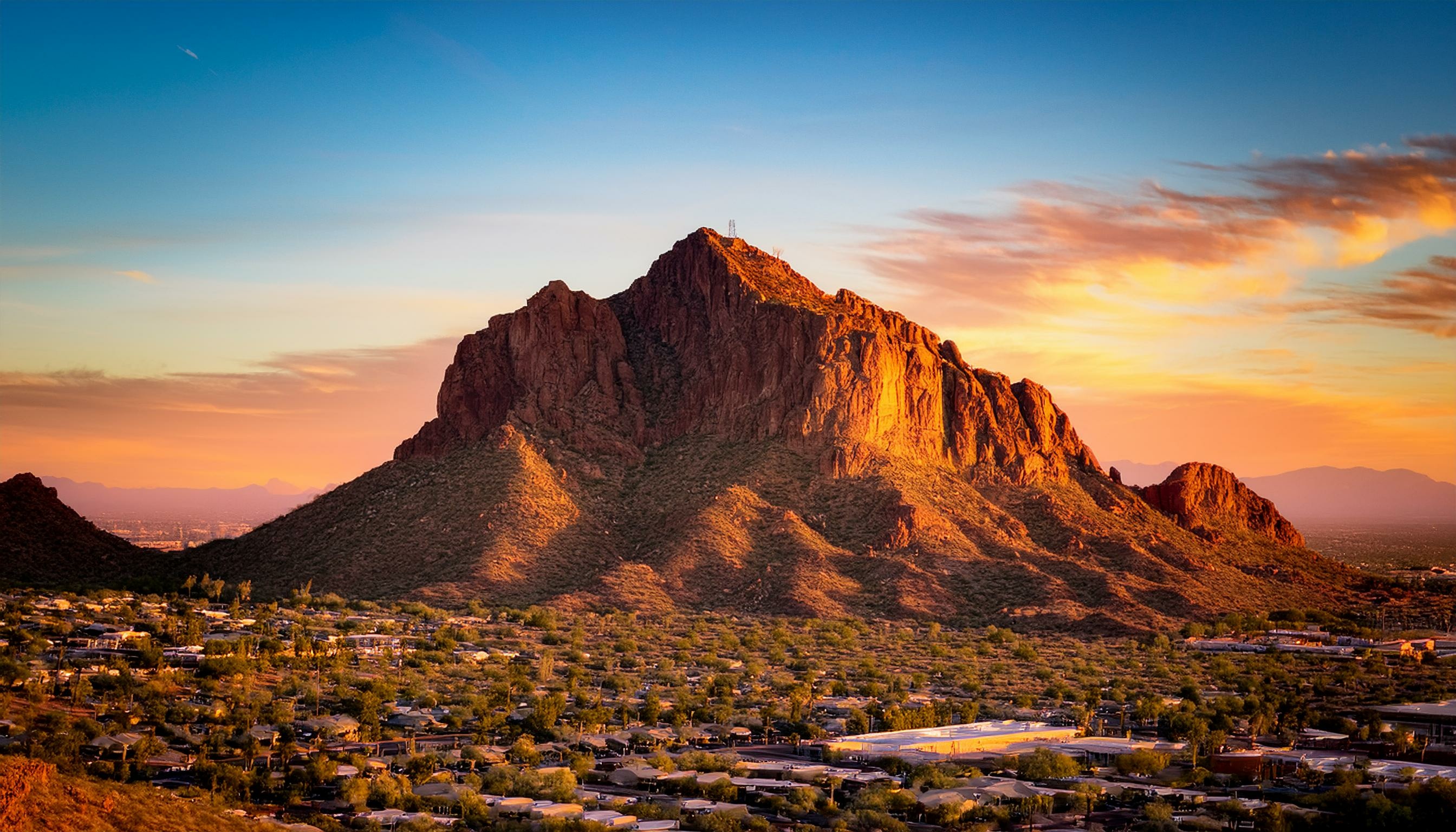 sunset over camelback mountain in the desert