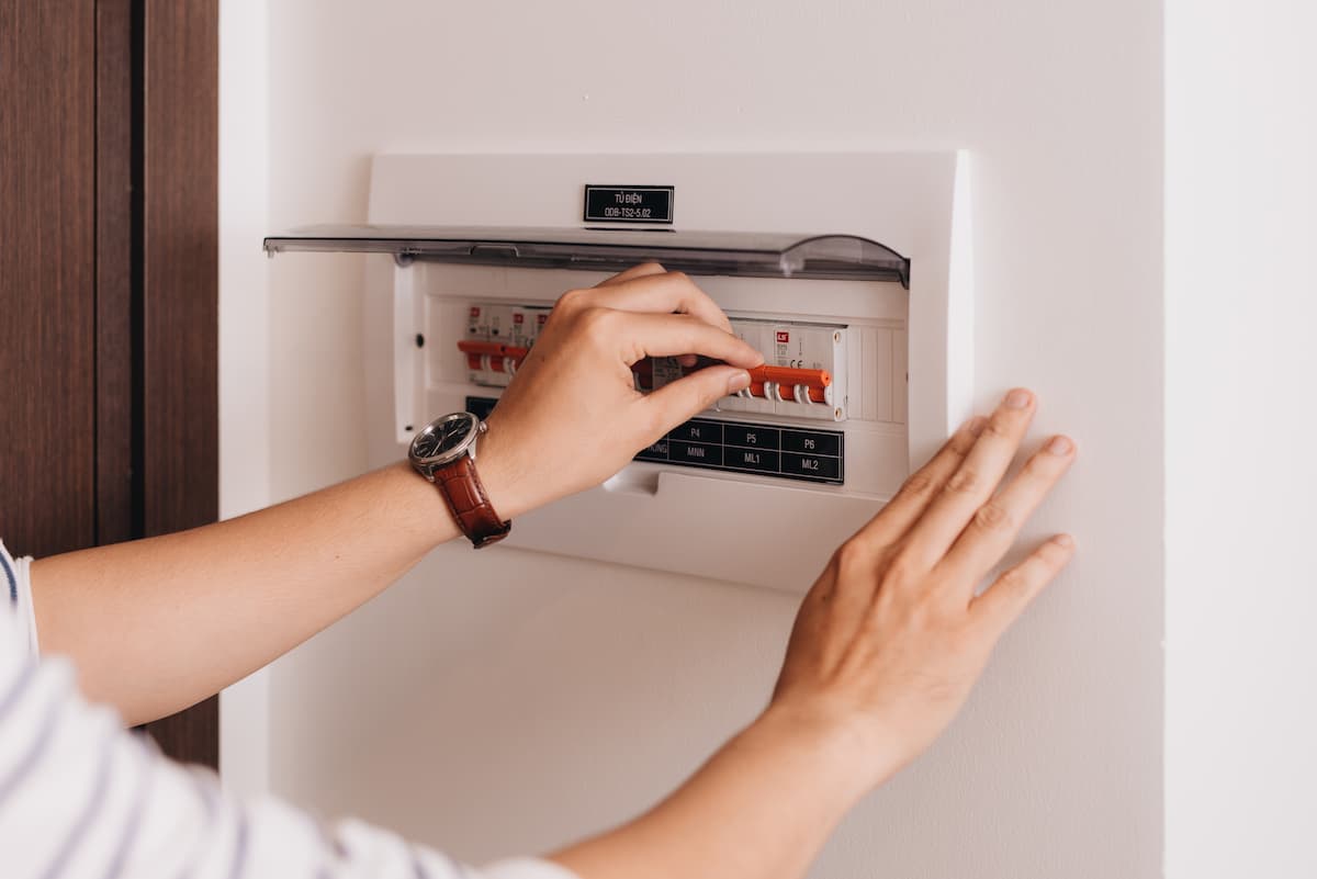 home panel hero