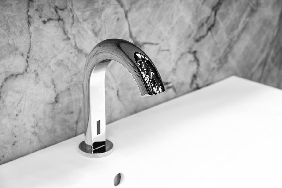 Touchless faucet