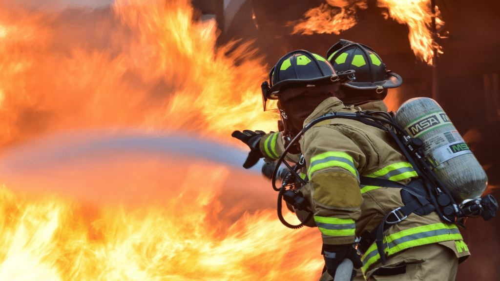 firefighters-spraying-fire-1024x576