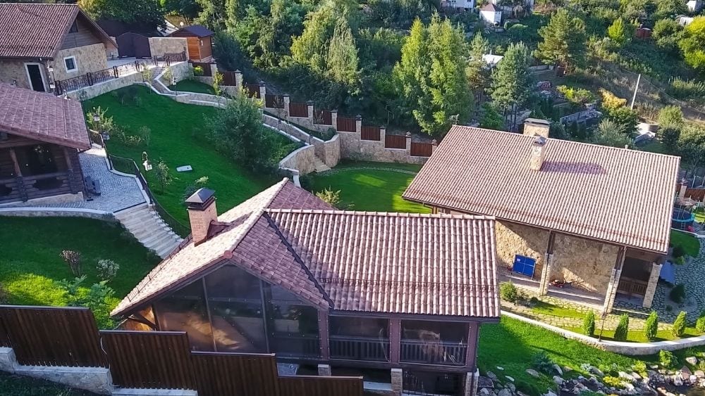 Houses with ceramic roofs.