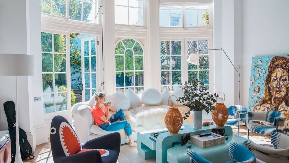 trendy_living_room_floor_ceiling_window