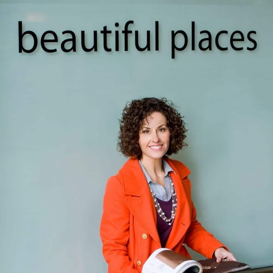 Head shot of Tennile Woods.