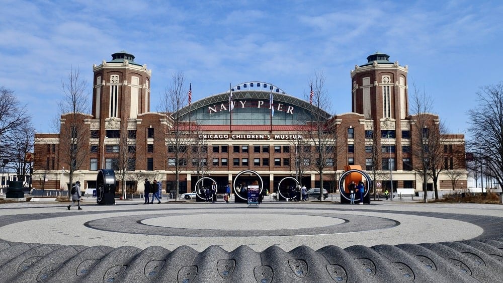 The main entrance of Navy Pier.