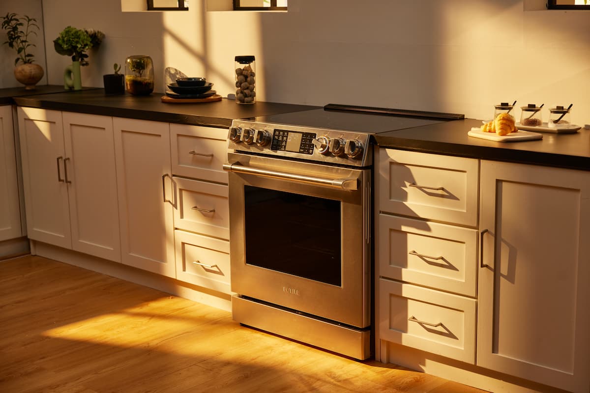 Steam healthy bake oven inset with kitchen counters, with shadows