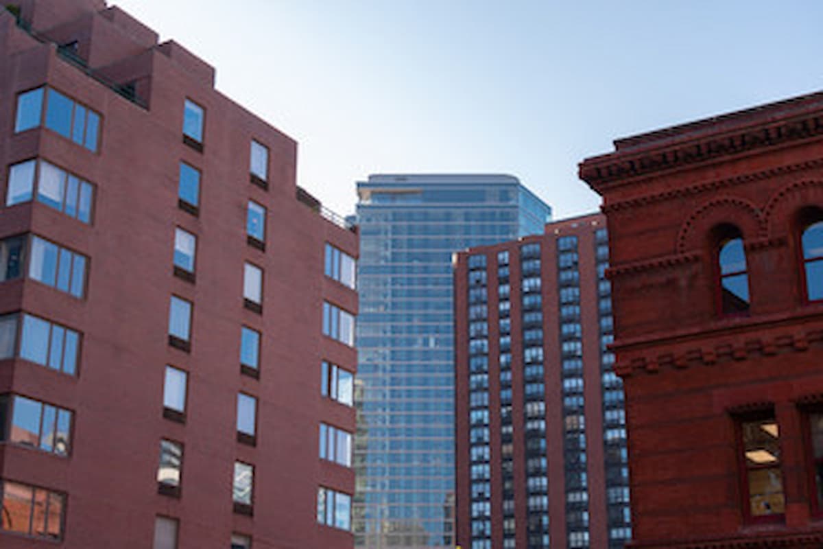 images of skyscrapers in Printers Row Chicago neighborhood