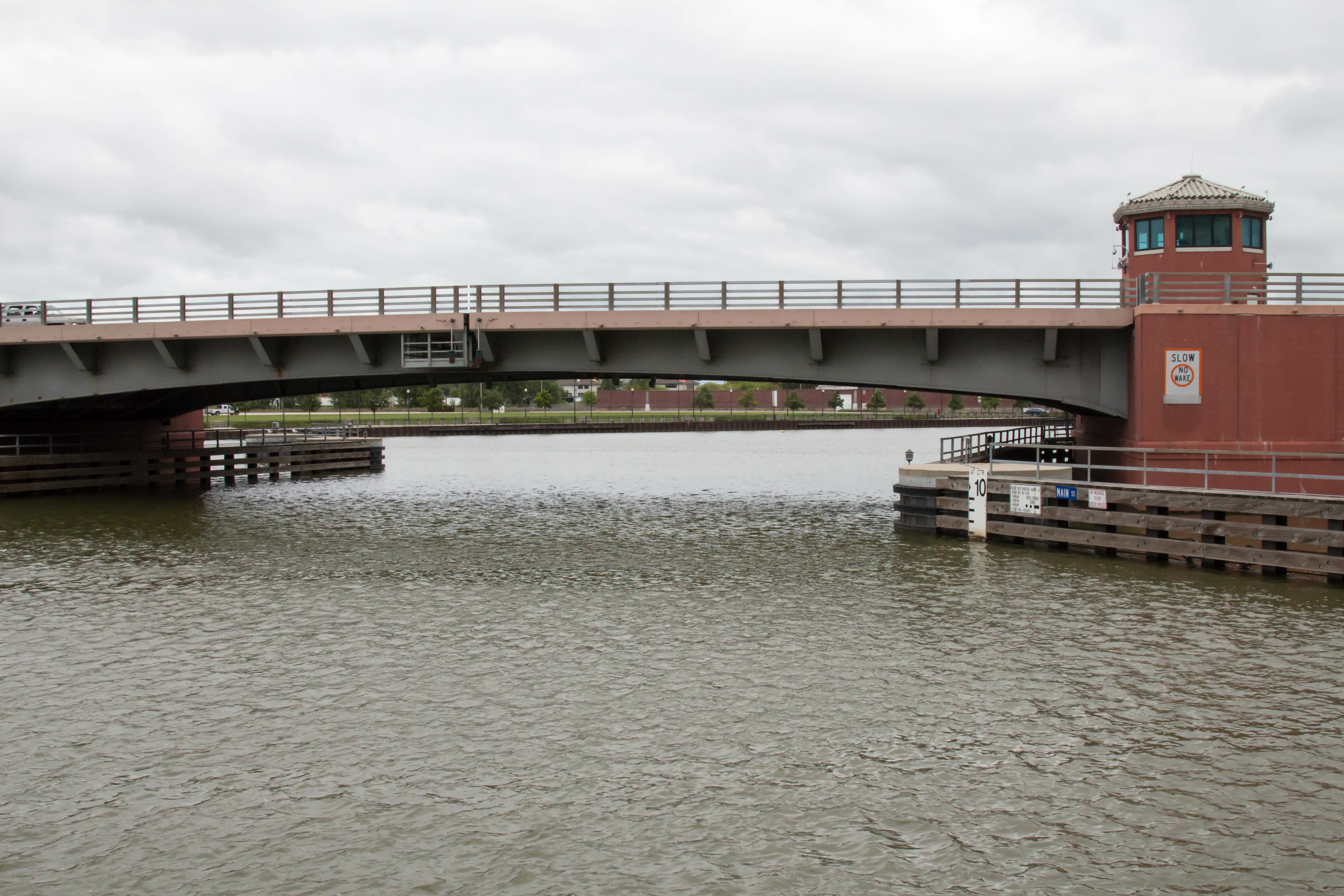 Drawbridge over Fox River in Green Bay, WI