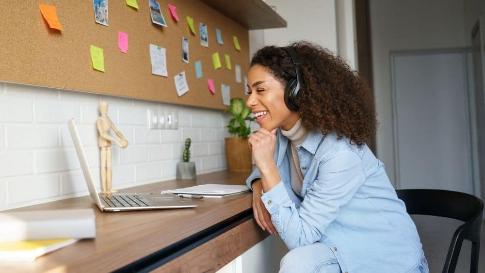 woman-in-zoom-meeting