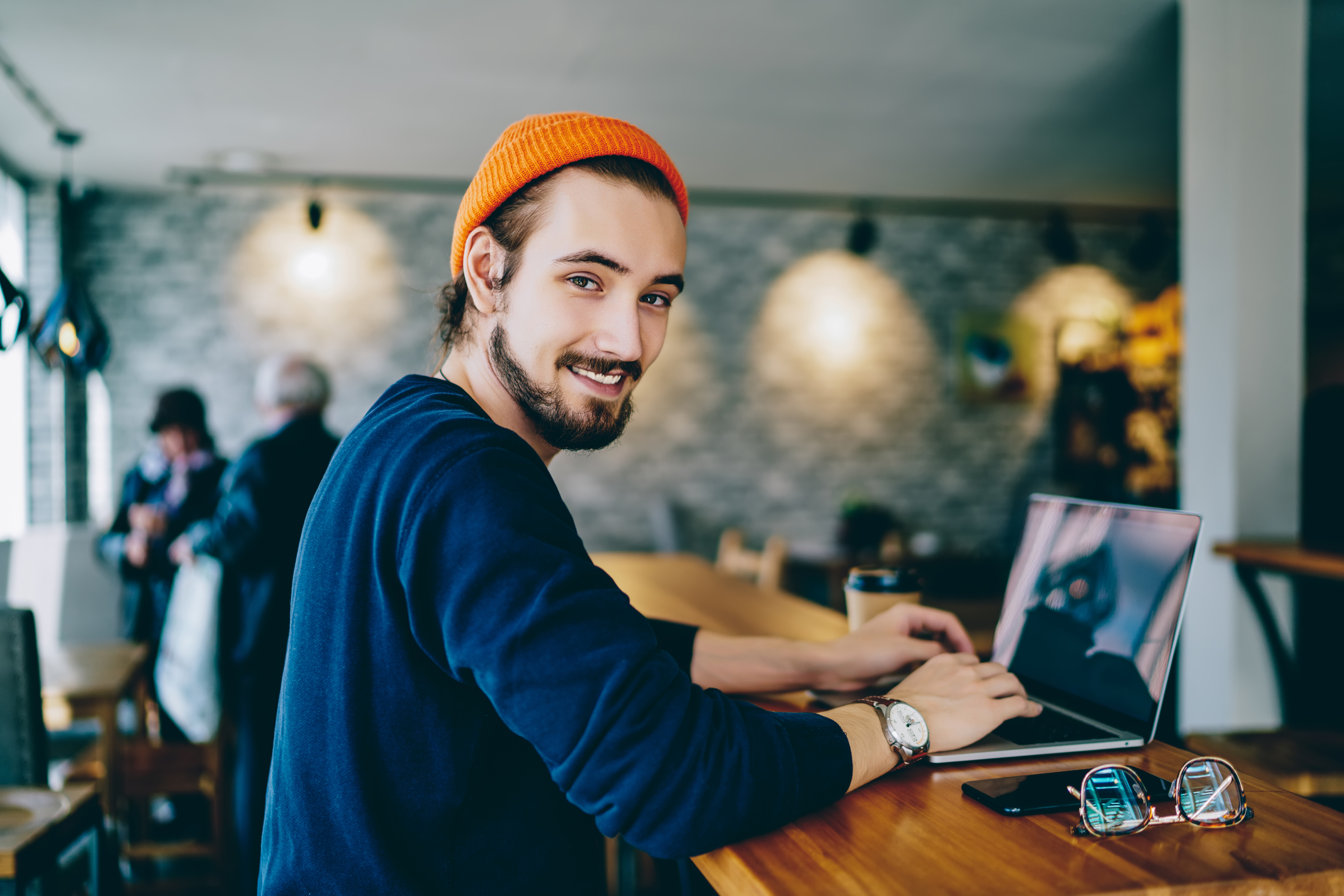 hipster-with-computer