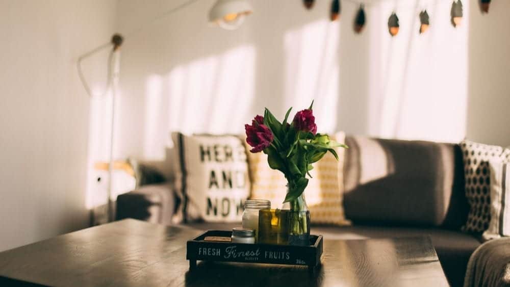 Lift top coffee table