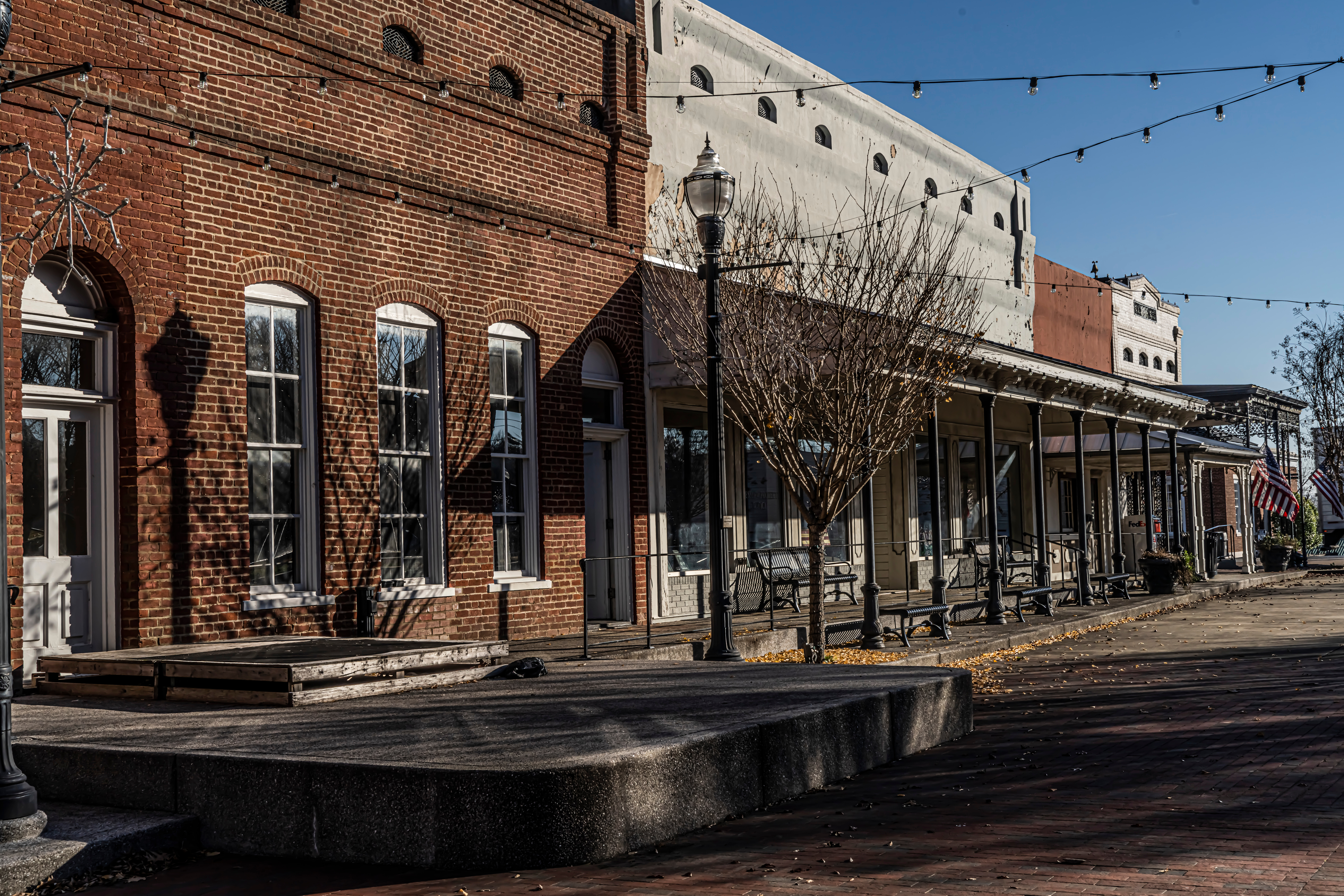 Buildings with benches in downtown Bolivar
