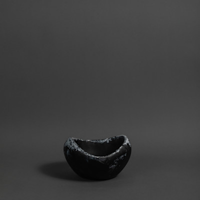 MEDIUM BEETLE BOWL - BLACK MARBLE