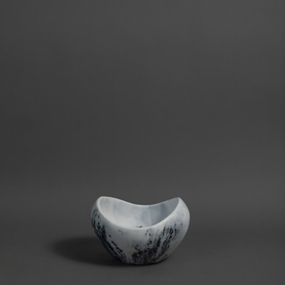 MEDIUM BEETLE BOWL - WHITE MARBLE