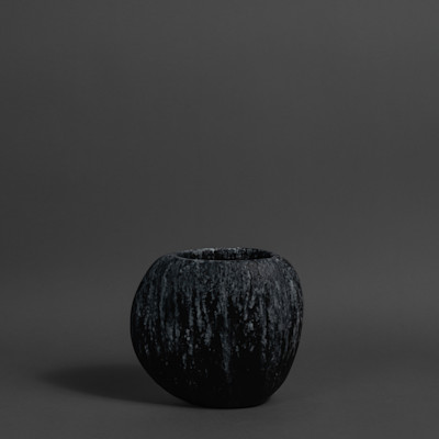 LARGE RESIN ROCK VASE - BLACK MARBLE 