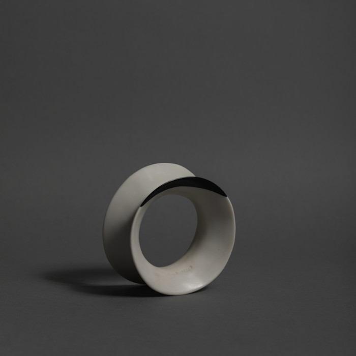 In Black Segar Design 30