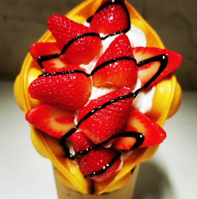 Frutea Bubble Strawberry Waffle
