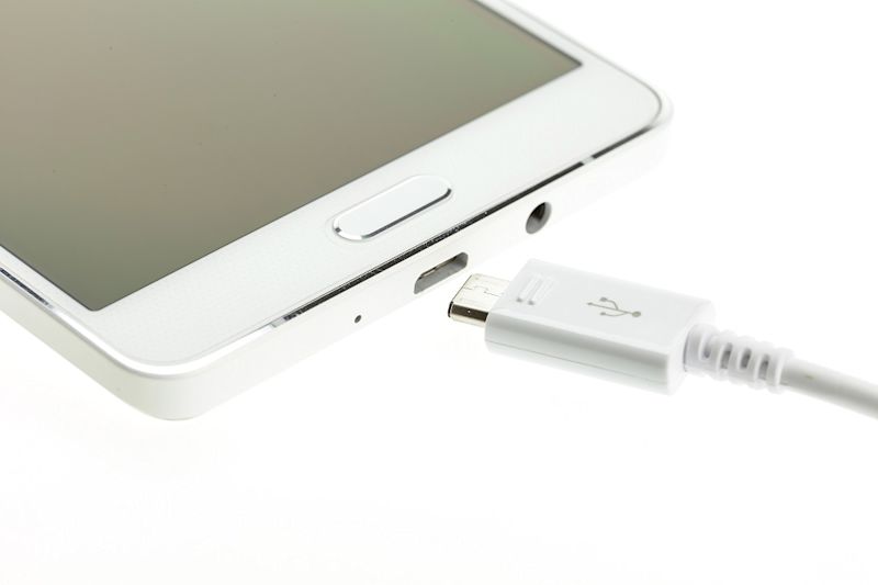 shutterstock-services-smartphone-1000x666