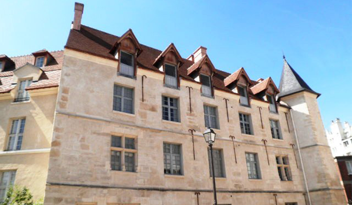 chateau-de-la-reine-blanche