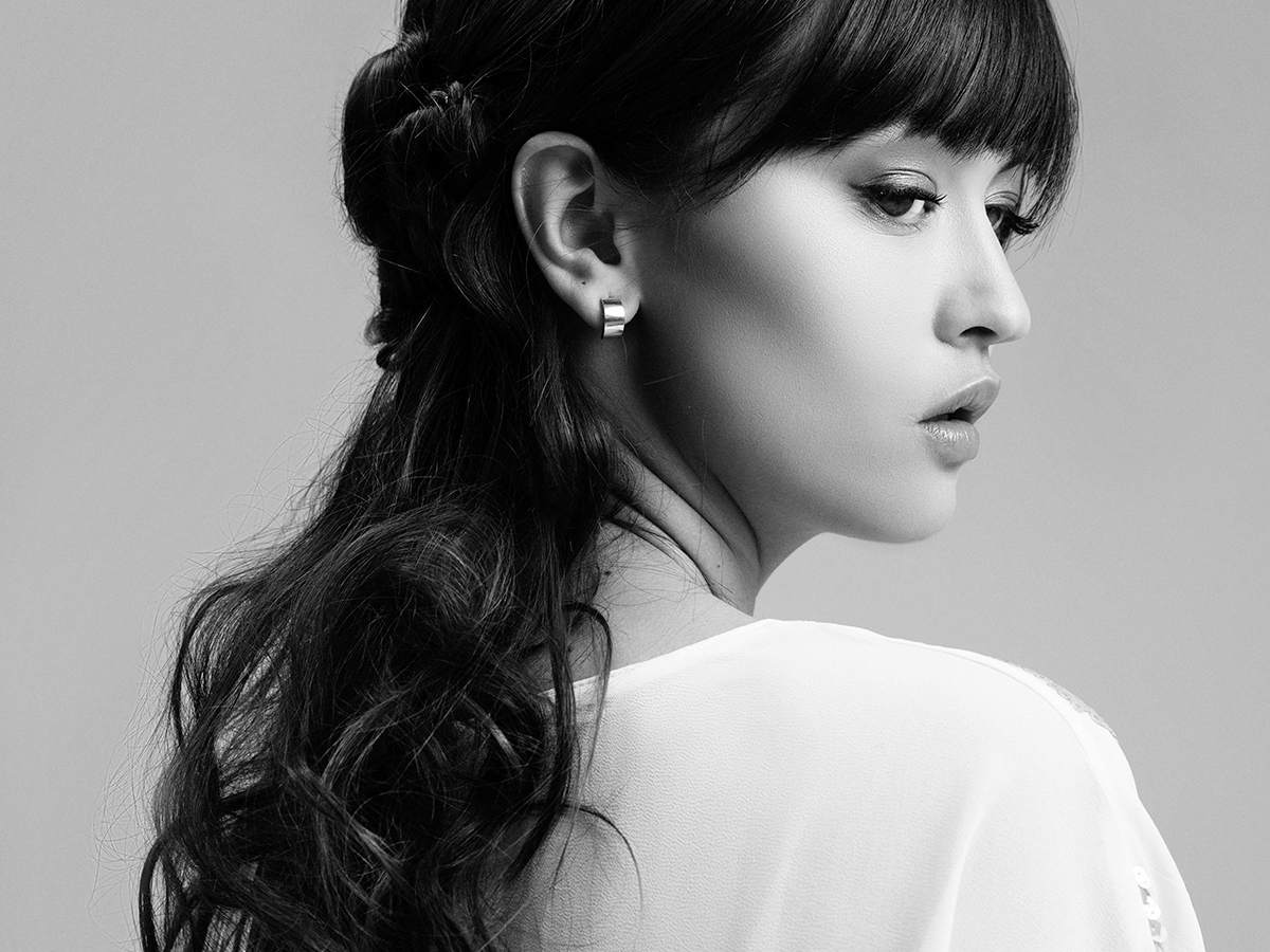 Easy Holiday Hair Tips To Share With Guests