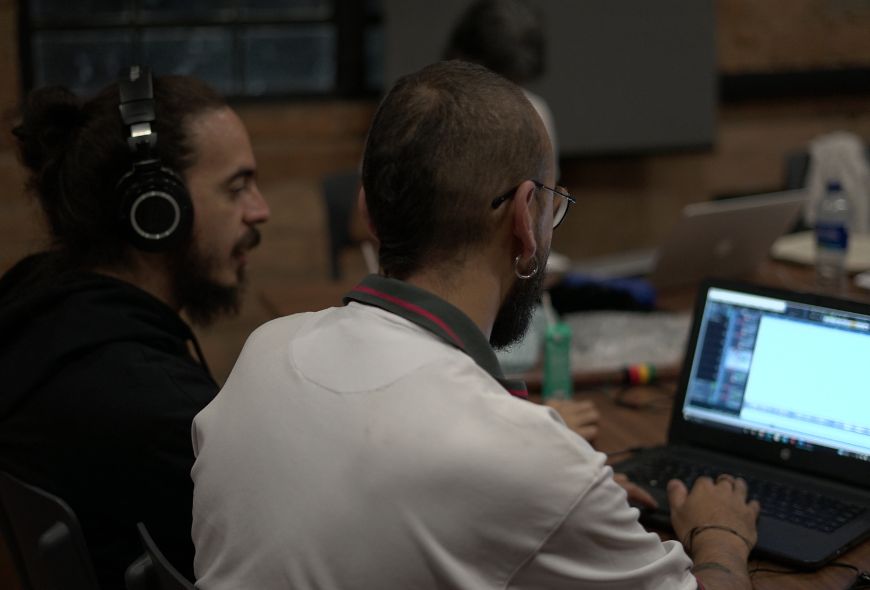 Cabecera Talleres de sensibilización y producción musical y sonora  Comfama / VozTerra