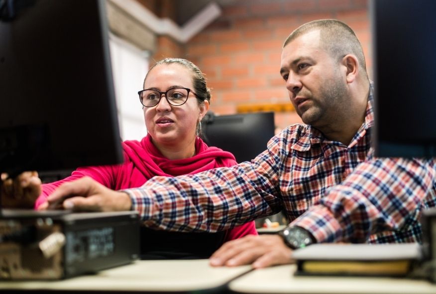 Cursos en vivo, autónomos y semiautónomos: elige la mejor modalidad para ti