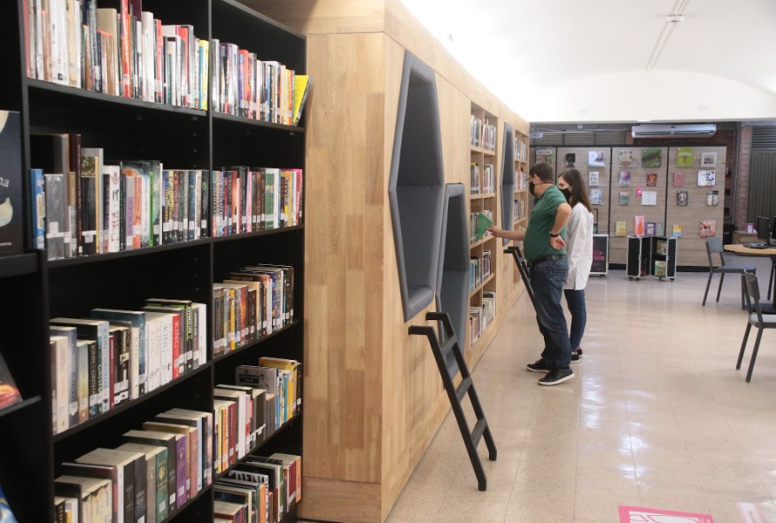 Biblioteca Julio C.Hernández foto 1