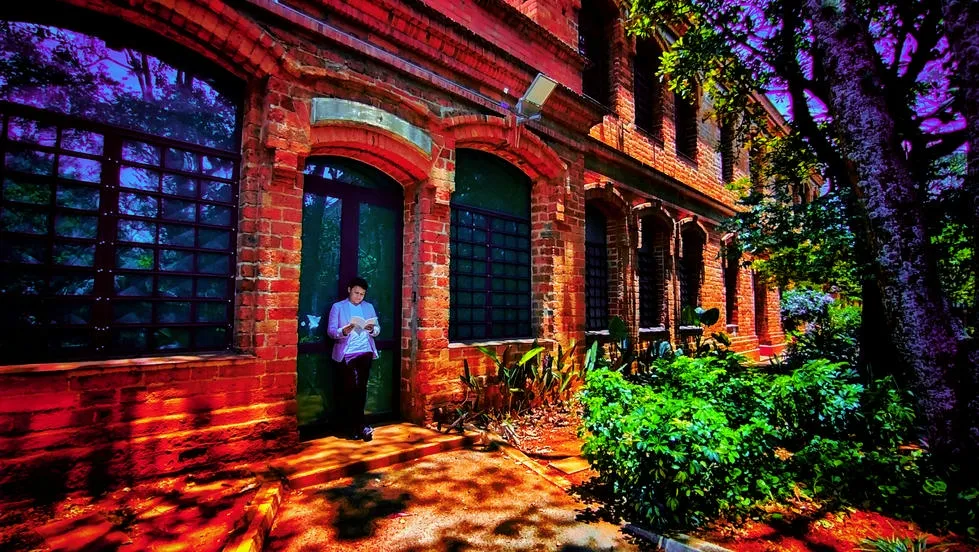 9-claudia-velasquez-cronicas-del-barrio-comfama-robinson-usuga