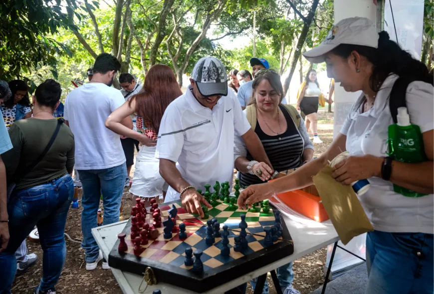 Dorian-agudelo-dementes-cronicas-del-barrio-pedregal-13