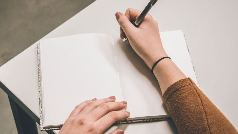 Cabecera cómo escribir un cuento corto