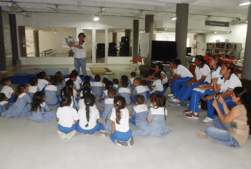 Ciudadela América sótano biblioteca