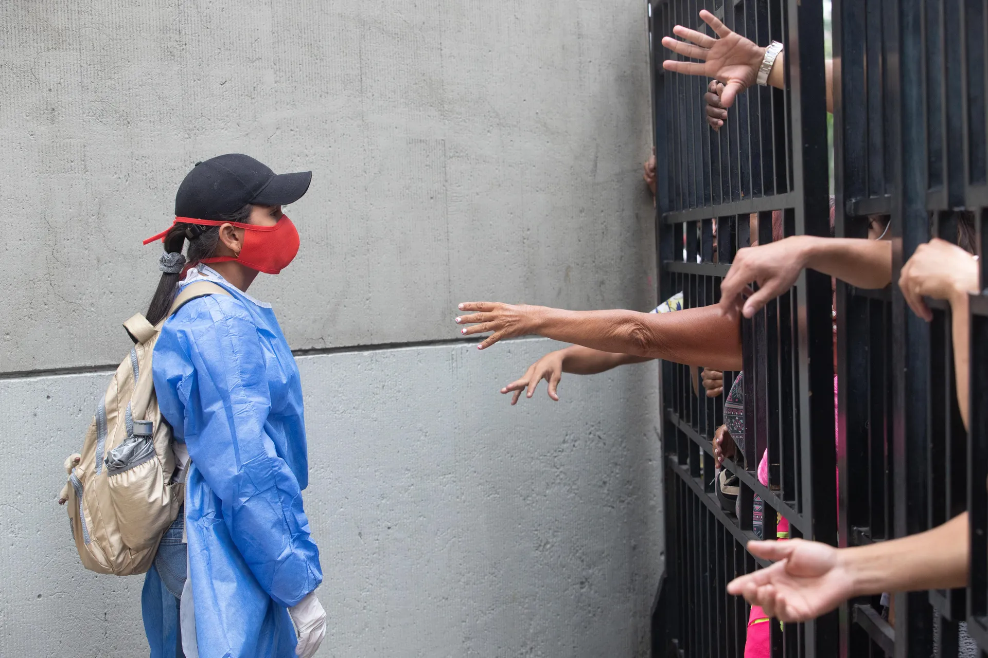 medellin_a_solas_nos_mata_el_virus_o_nos_mata_el_hambre_1