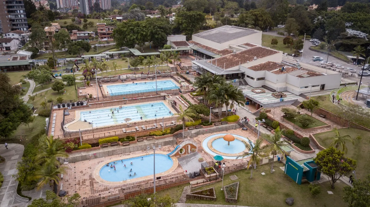 Zona de piscinas 